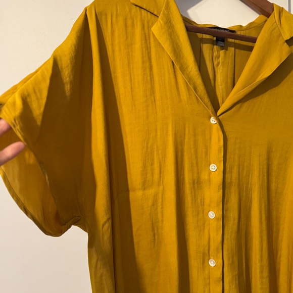 Banana Republic Resort Shirt - Picture 5 of 7